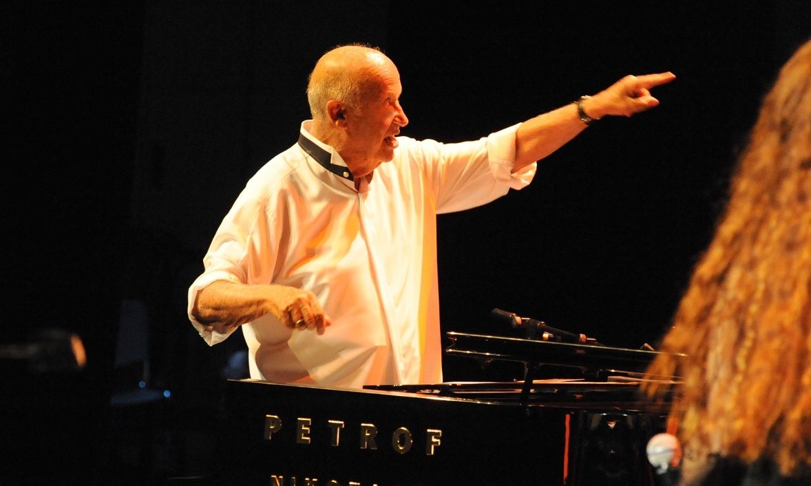 Μίμης Πλέσσας: Γιορτή στο θέατρο Παλλάς για τα 100 χρόνια του κορυφαίου συνθέτη