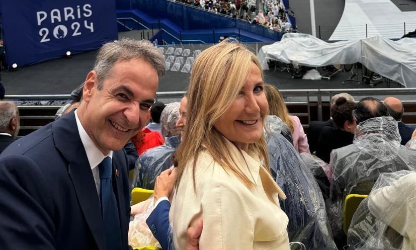 Κυριάκος Μητσοτάκης: Η φωτογραφία με τη Μαρέβα Γκραμπόφσκι στην τελετή έναρξης των Ολυμπιακών Αγώνων