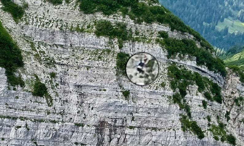 Τρόμος για ορειβάτη: Πέρασε τη νύχτα κρεμασμένος σε βράχο – Σώθηκε το τελευταίο δευτερόλεπτο