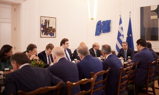 Τα μπάνια υπουργών και οι εντολές Μητσοτάκη