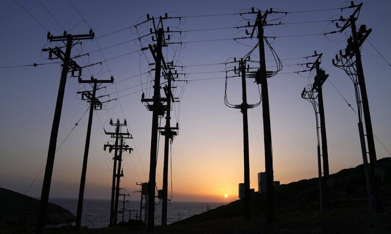 Ηλεκτρικό ρεύμα: Ποιο είναι το πιο φθηνό τιμολόγιο μετά την ανακοίνωση της επιδότησης του Αυγούστου