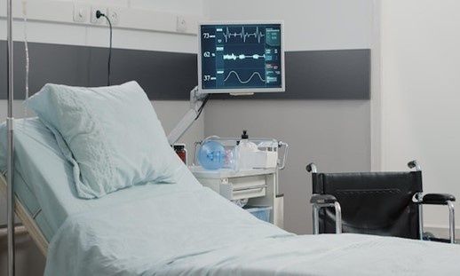 H μικρή Λάουρα από τη Ρόδο χρειάζεται τη βοήθειά μας για να νικήσει το σάρκωμα e-wing