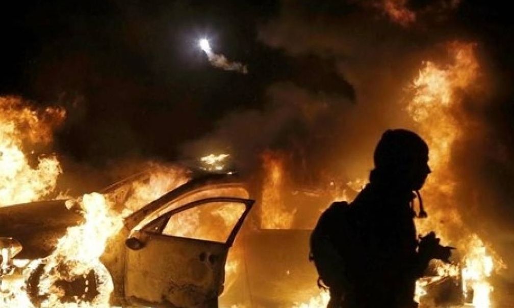 Μεγάλη Βρετανία: Πυρπόλησαν το κέντρο του Σάδερλαντ μετά τη δολοφονία 3 κοριτσιών