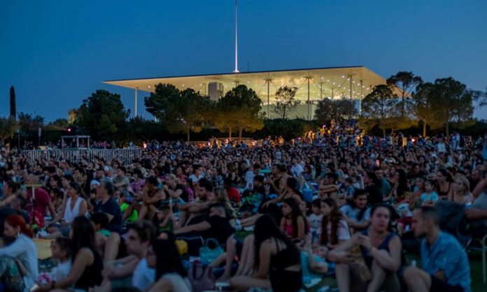 1572204-088a8261-snfcc_full-moon_screening-at-stavros-niarchos-park_photo-pelagia-karanikola.jpg