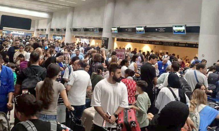 Εικόνες χάους στο αεροδρόμιο της Βηρυτού – Φεύγουν άρον άρον