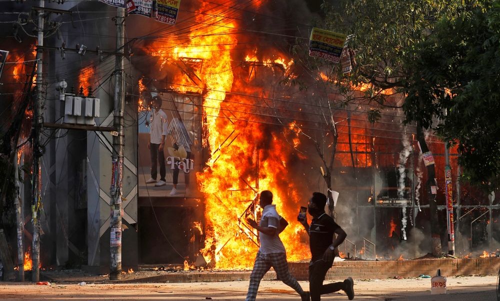 Μπανγκλαντές: Τουλάχιστον 300 νεκροί στις αντικυβερνητικές διαδηλώσεις – Χωρίς ίντερνετ η Ντάκα