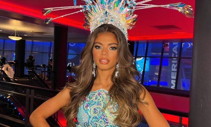 1572697-028510d3-miss-usa.jpg
