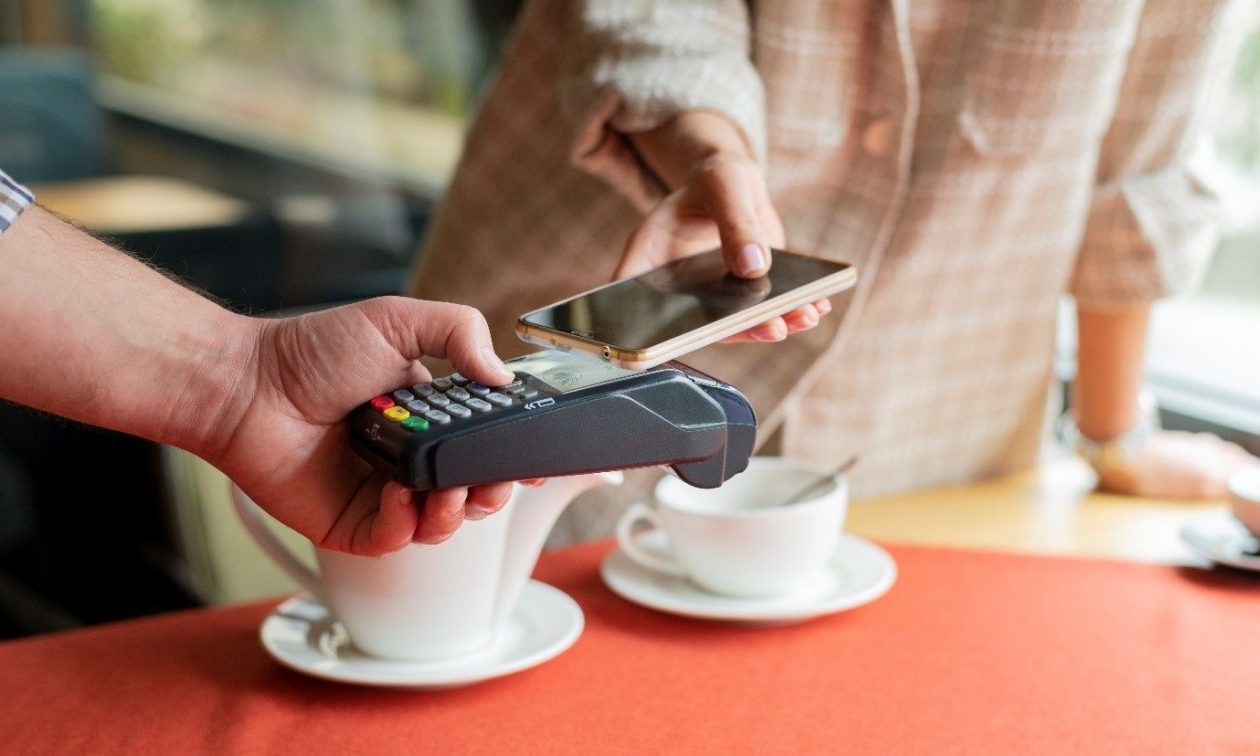 Πώς η τεχνολογία αλλάζει τις τραπεζικές υπηρεσίες