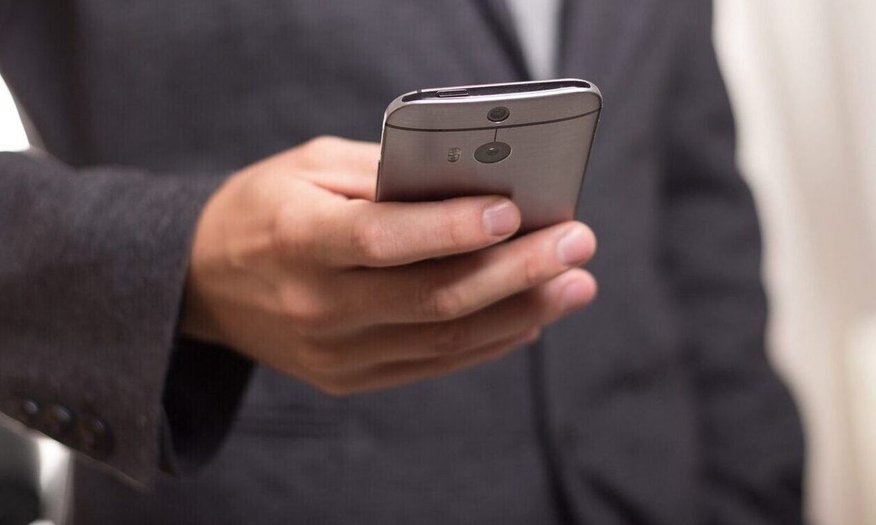 Παράταση έως 2 Σεπτεμβρίου για τη σύνδεση επαγγελματικών λογαριασμών με το IRIS