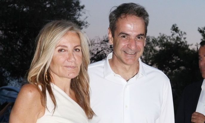 Τα έξι βιβλία που θα διαβάσει ο Μητσοτάκης στις διακοπές – «Να δω τι θα προφτάσω!!»