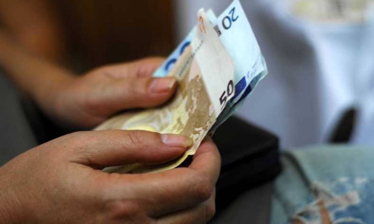 EE: Τέλος στις συναλλαγές άνω των 10.000 ευρώ με μετρητά