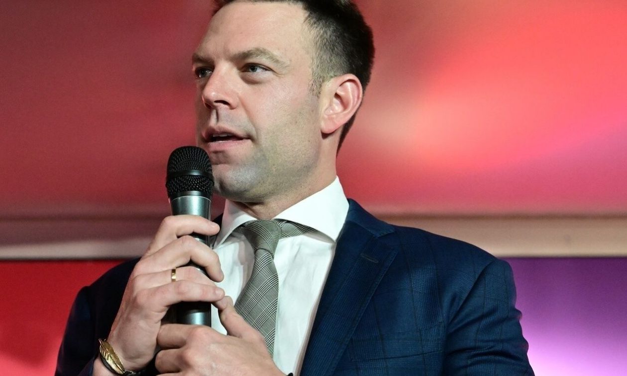 Απάντηση Κασσελάκη σχετικά με τον έρανο για γαμήλιο ταξίδι – Επίθεση κατά του πρωθυπουργού