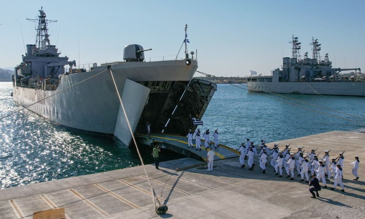 Συντάξεις: Με τρεις ευνοϊκές διατάξεις κλειδώνουν οι ένστολοι μεγαλύτερες απολαβές