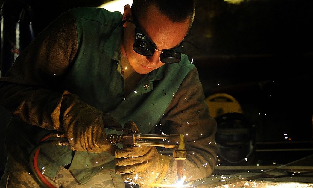 ΕΛΣΤΑΤ: Αυξήθηκε κατά 6,1% ο τζίρος στη βιομηχανία και τη μεταποίηση