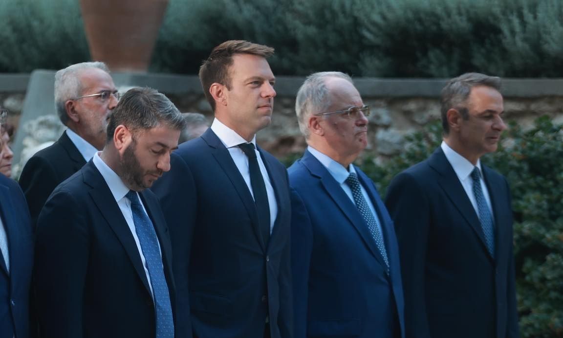 «Κινούμενη άμμος» το πολιτικό σκηνικό για ΝΔ – ΣΥΡΙΖΑ – ΠΑΣΟΚ