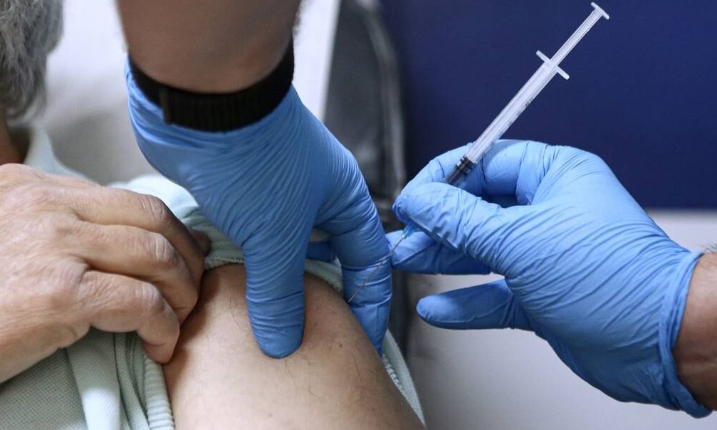 Βρετανία: Άρχισαν οι πρώτες στον κόσμο δοκιμές εμβολίου mRNA κατά του καρκίνου του πνεύμονα