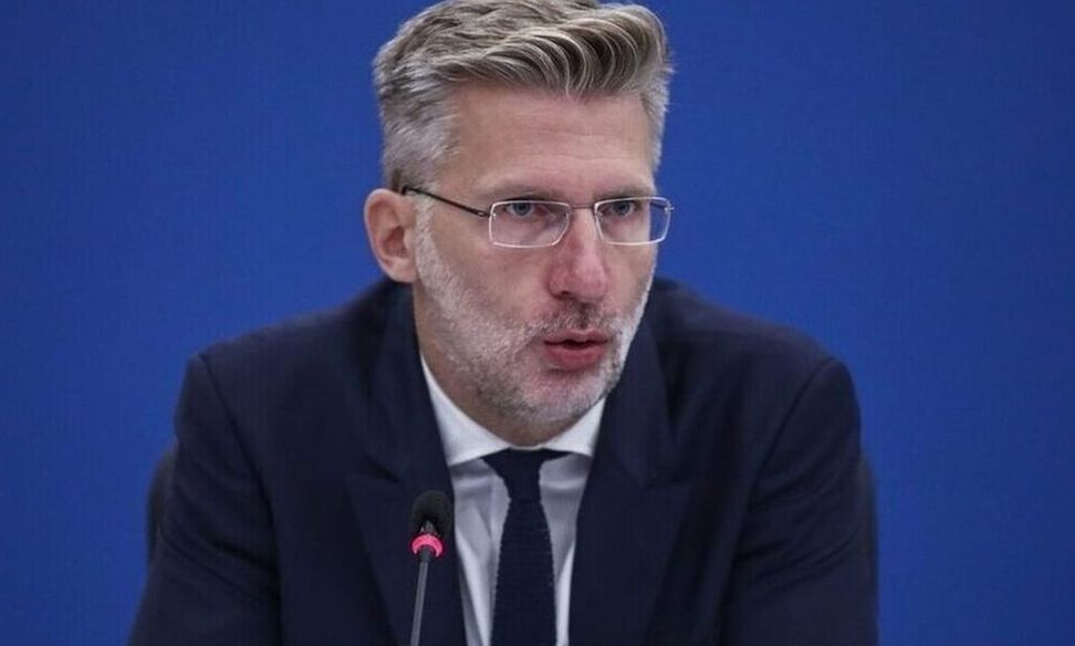 Κυβερνητική απάντηση σε δημοσίευμα για τους μισθούς: Είναι fake news