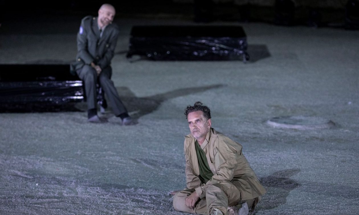 Ιφιγένεια εν Αυλίδι: Η παράσταση που σκηνοθέτησε ο Τιμοφέι Κουλιάμπιν έρχεται στο Ηρώδειο