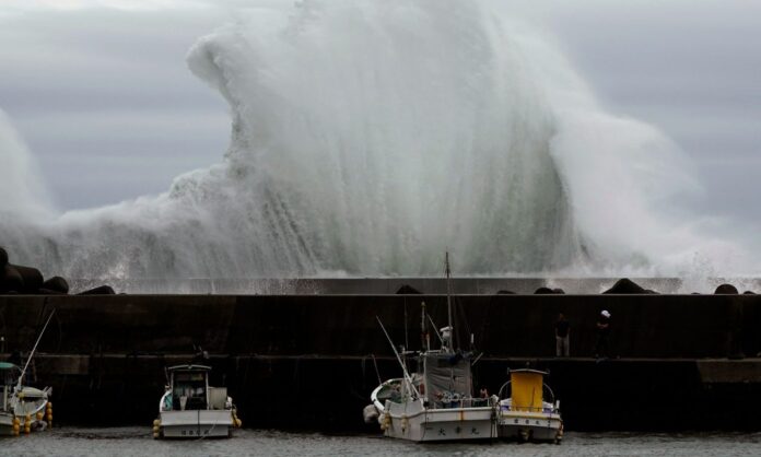 1578354-2e4913e0-typhoon.jpg