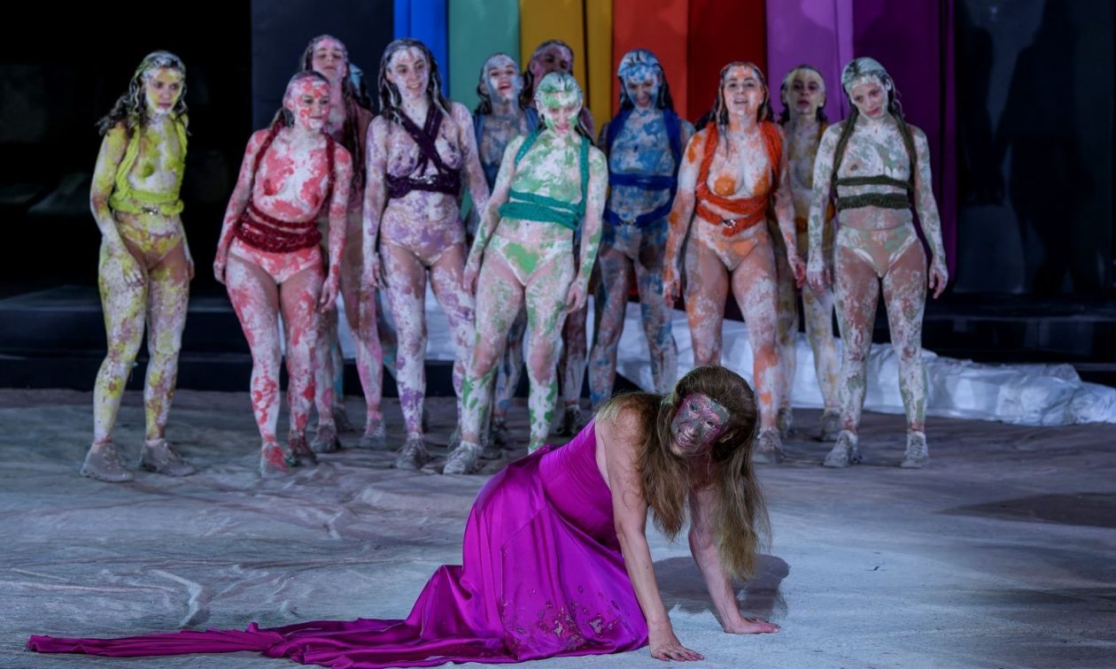 Συνεχίζεται η περιοδεία για τις «Βάκχες» του Εθνικού Θεάτρου