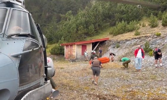 Όλυμπος: Διάσωση Αμερικανίδας που τραυματίστηκε κατά τη διάρκεια πεζοπορίας – Συγκλονιστικό βίντεο