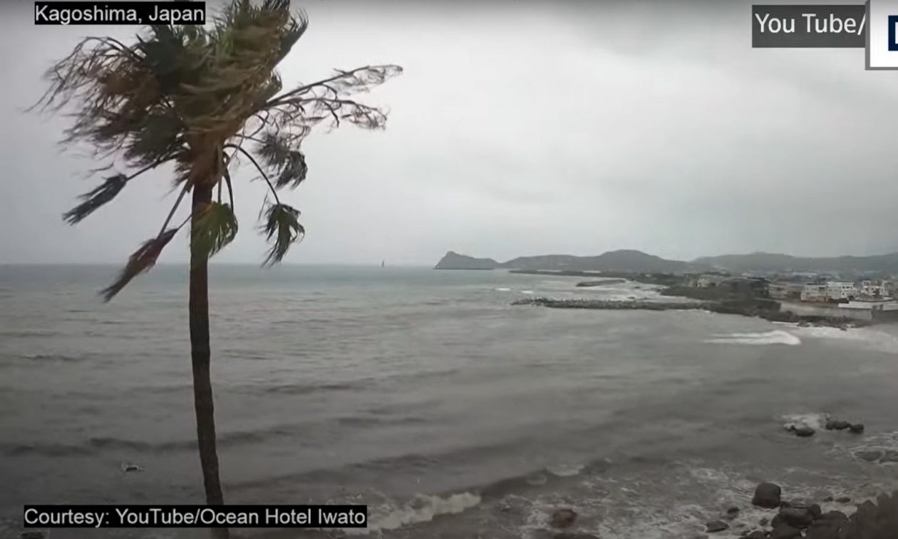 Δείτε LIVE: Ο τυφώνας Σανσάν πλησιάζει απειλητικά τις ακτές της Ιαπωνίας