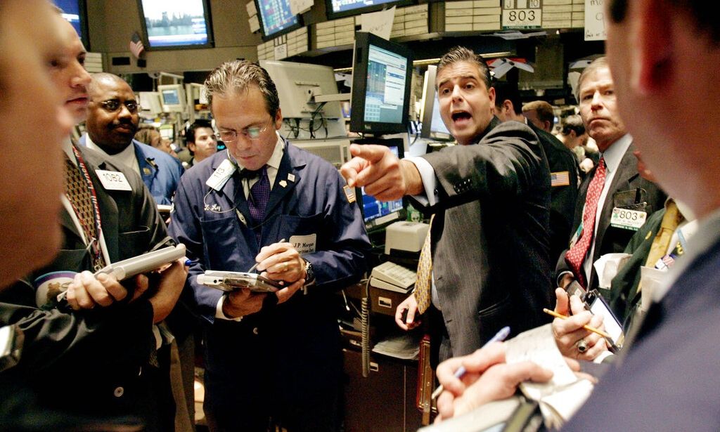 Wall Street: Νέο ρεκόρ για τον Dow Jones – Πιέσεις για Nasdaq και S&P 500