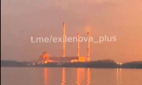 Ρωσία: Φλέγονται ενεργειακά εργοστάσια μετά από Ουκρανικά πλήγματα με drone – Βίντεο ντοκουμέντο