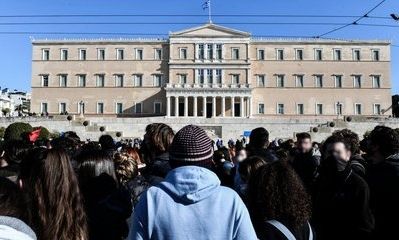 Κείμενο-κάλεσμα από προσωπικότητες της Αριστεράς και του προοδευτικού χώρου για «Δημοκρατικό Μέτωπο»