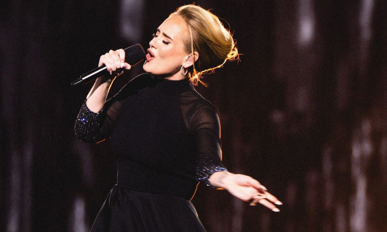 Η Adele ανακοίνωσε επ’ αόριστον διάλειμμα από τη μουσική