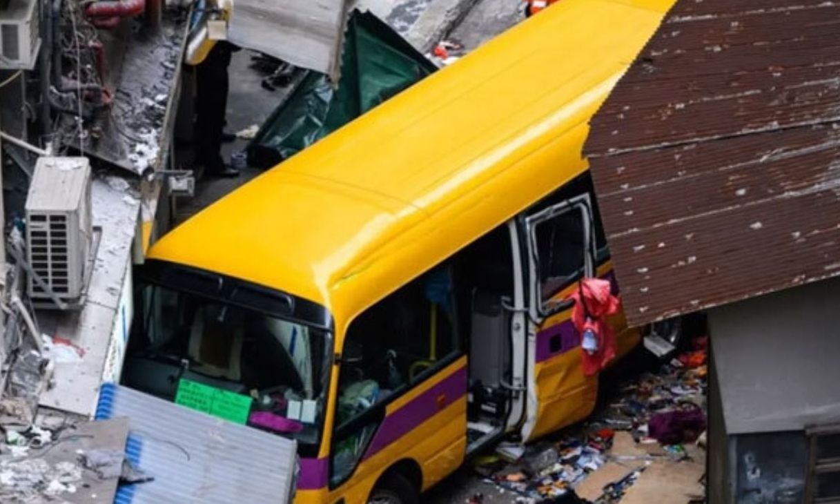 Κίνα: Σχολικό λεωφορείο έπεσε πάνω σε πλήθος – Τουλάχιστον 11 νεκροί, ανάμεσά τους μαθητές