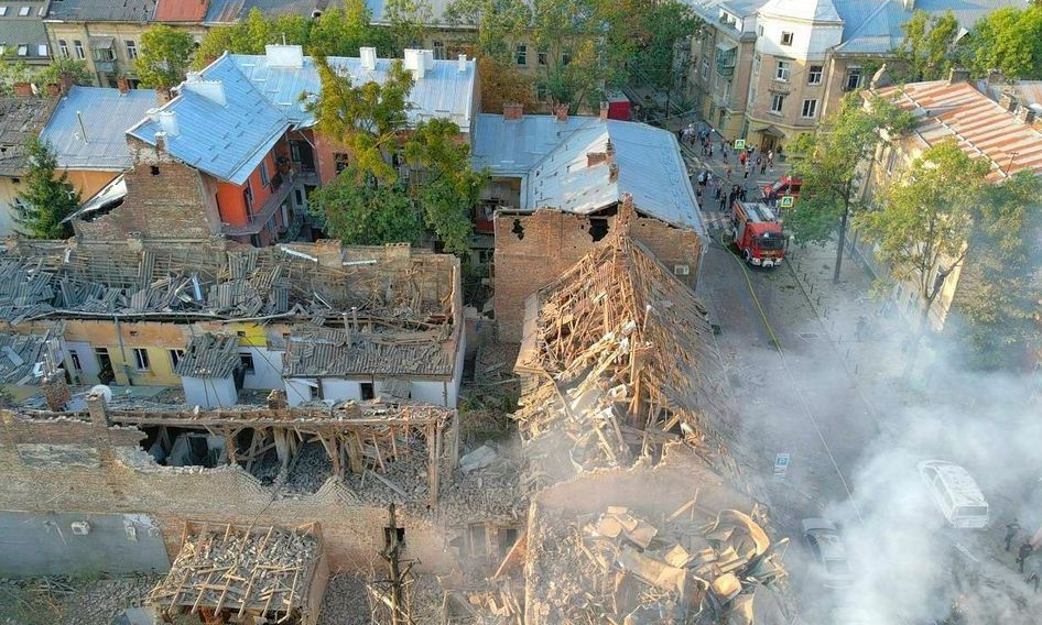 Οι Ρώσοι βομβάρδισαν το Κίεβο και το Λβιβ – Μπαράζ παραιτήσεων Ουκρανών υπουργών