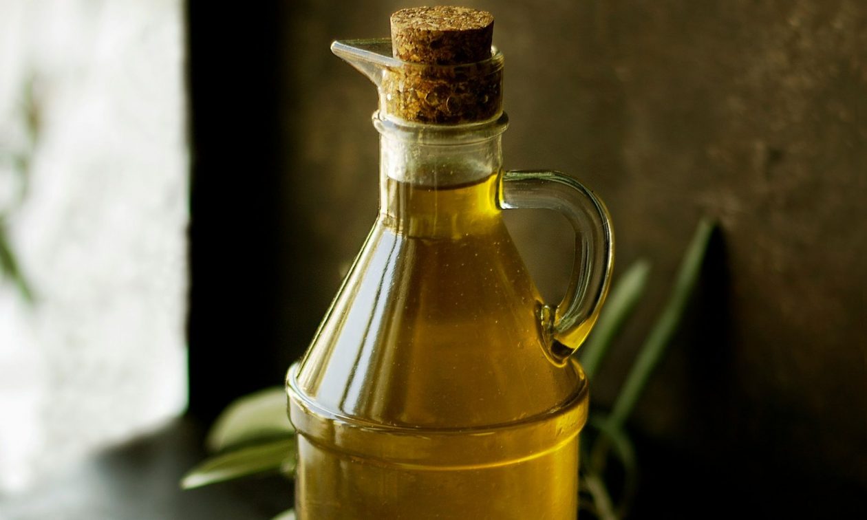 Ελαιόλαδο: Θεαματική αύξηση μέσα σ’ έναν χρόνο – Έφτασε στο 56,7% – Τι λένε οι παραγωγοί