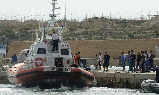 Ιταλία: Ανετράπη πλεούμενο που μετέφερε μετανάστες  στην Λαμπεντούζα