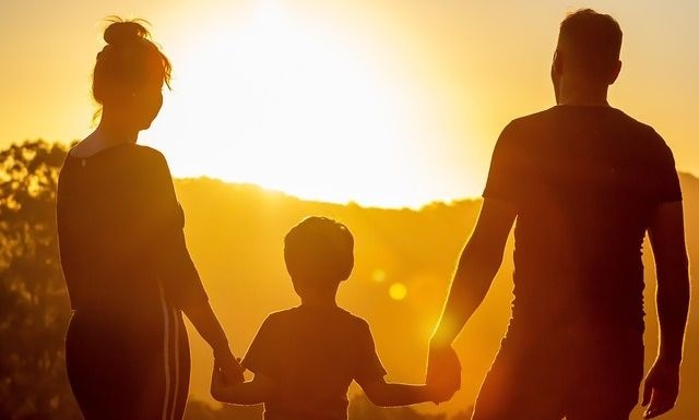 Επίδομα παιδιού: Έρχεται «ζεστό» χρήμα στους λογαριασμούς – Πότε θα πληρωθεί η 4η δόση