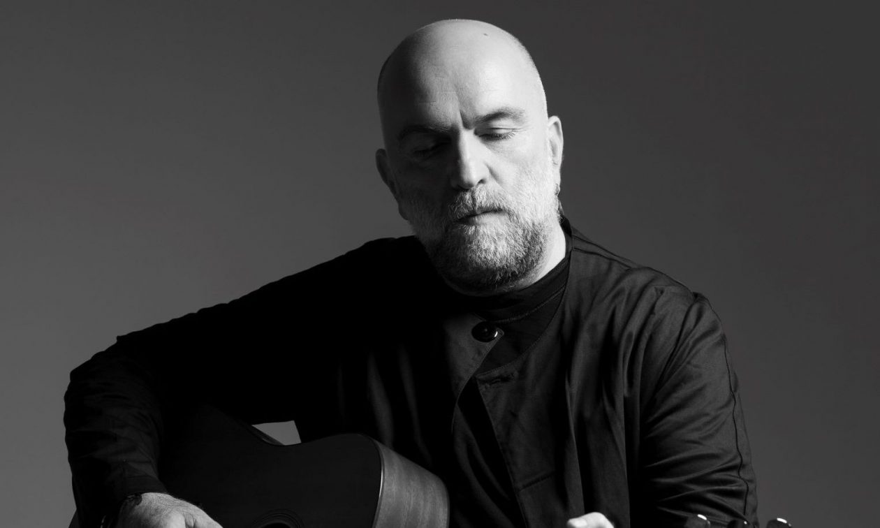 Μπάμπης Στόκας: Εφ’ όλης της ύλης στο θέατρο «Μίκης Θεοδωράκης»