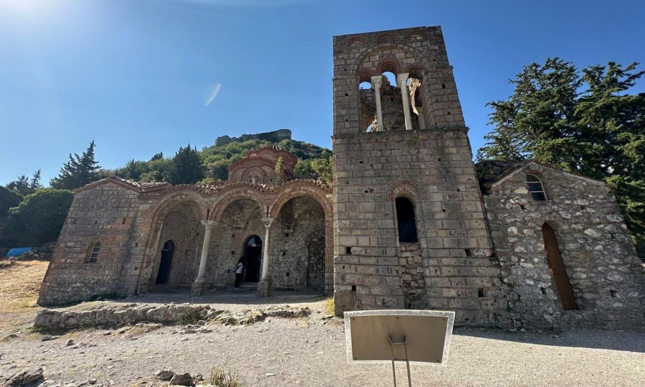 ΥΠΠΟ: Αυτοψία Μενδώνη στη Λακωνία – Έργα ύψους 60 εκατ. ευρώ