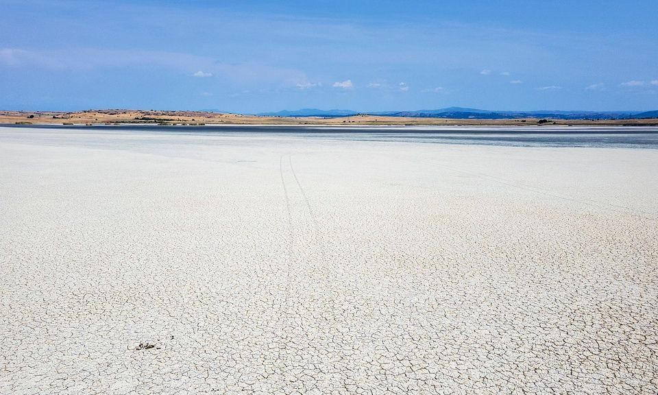 Στη Βουλή το πρόβλημα της λειψυδρίας και η καταστροφή με τα νεκρά ψάρια στον Παγασητικό