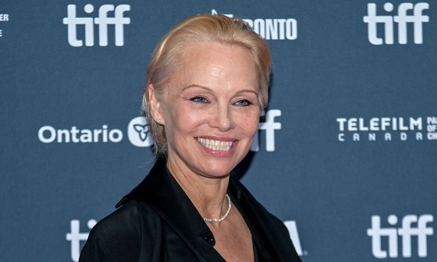 Πάμελα Αντερσον: «Υποτίμησα κι εγώ τον εαυτό μου όλα αυτά τα χρόνια»