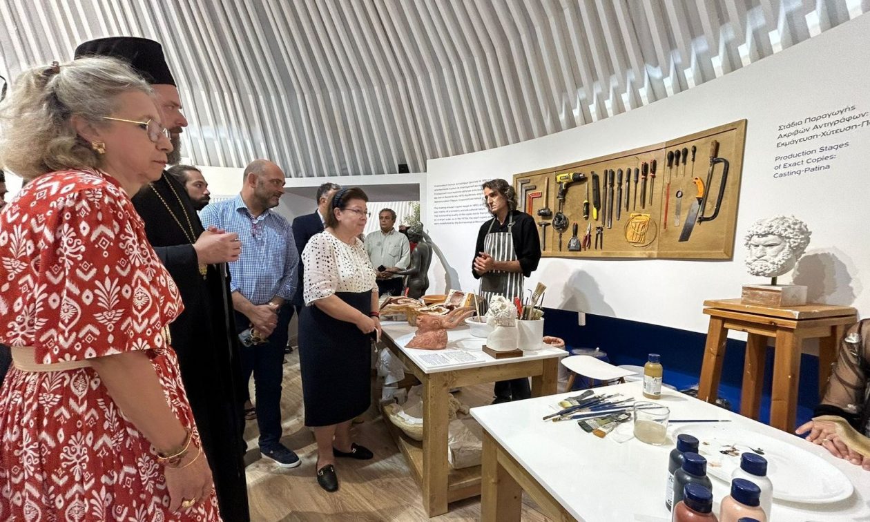 Υπουργείο Πολιτισμού: Επίσκεψη της Λίνας Μενδώνη στο περίπτερο του ΟΔΑΠ στη ΔΕΘ