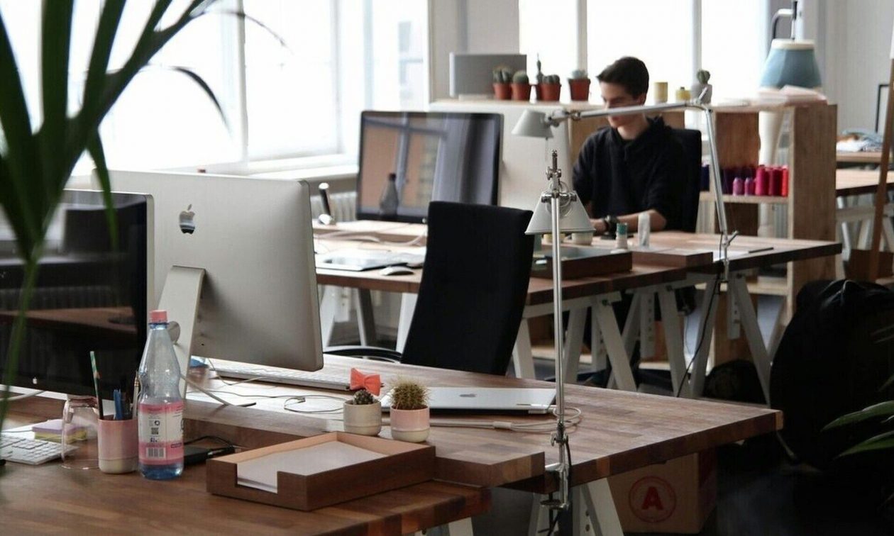 Αύξηση κατώτατου μισθού: Σταδιακή αύξηση μέχρι το 2027 – Πόσο θα φτάσει