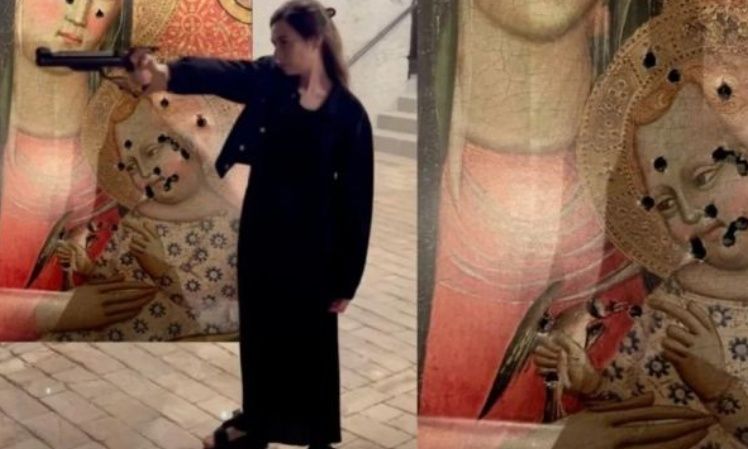 Ελβετία: Σάλος με τη δημοτική σύμβουλο που πυροβόλησε εικόνα της Παναγίας- Είχε μουσουλμανικές ρίζες
