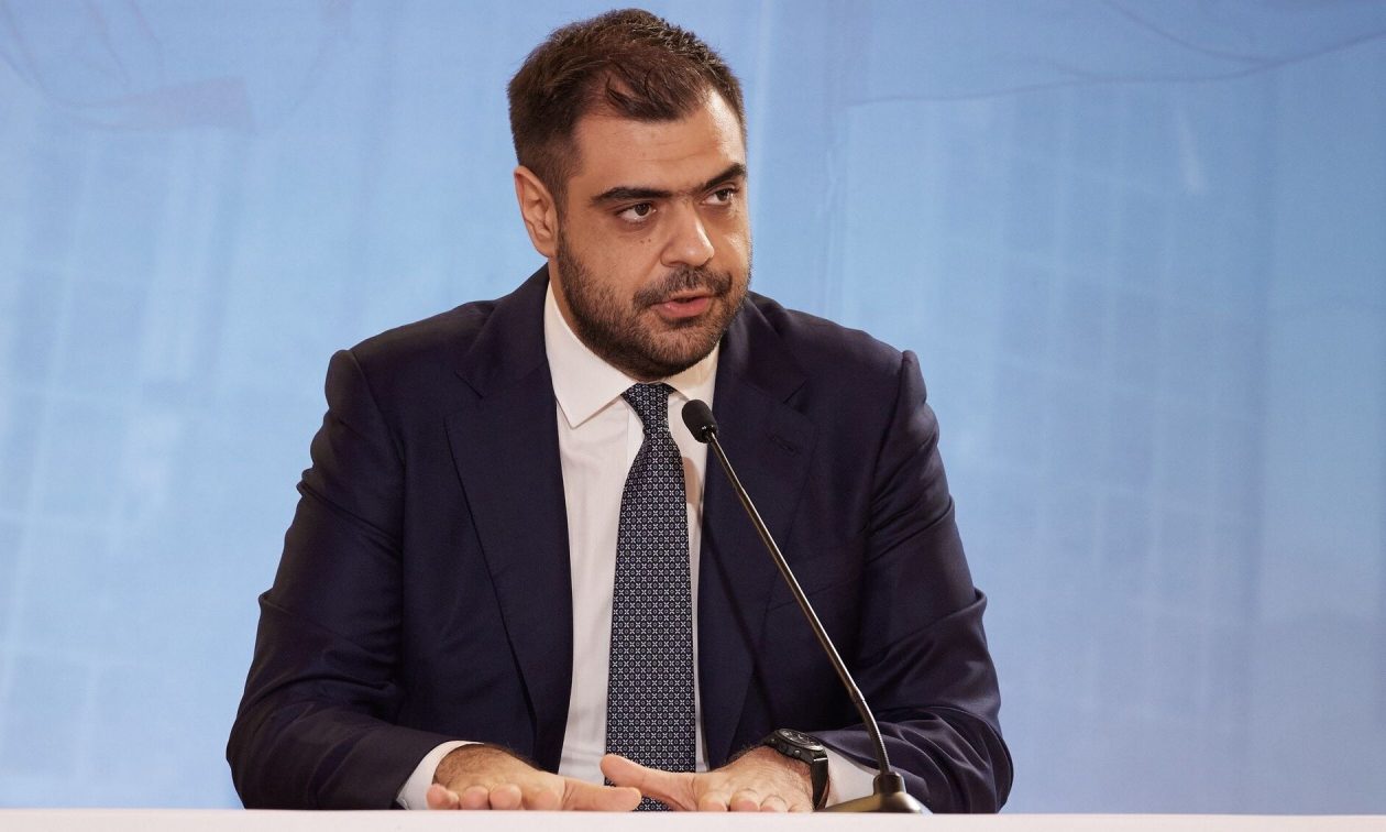 Μαρινάκης: Μείωση έως 20% με το «καλάθι του μαθητή»