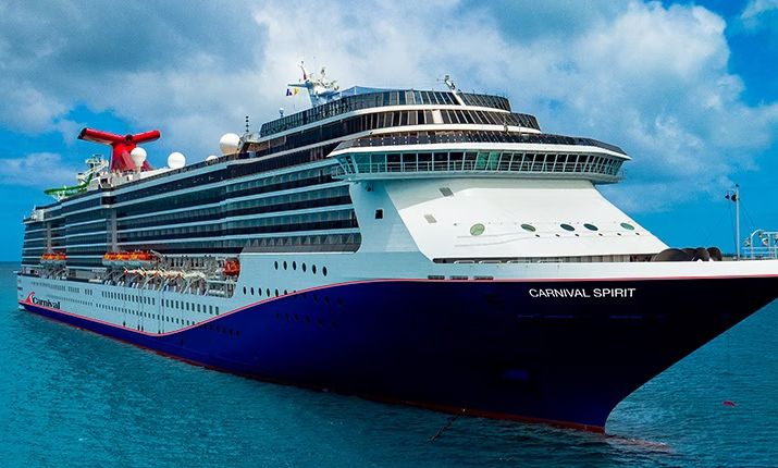 Αλάσκα: Το κρουαζιερόπλοιο Carnival Spirit συγκρούστηκε με παγόβουνο – Δείτε βίντεο