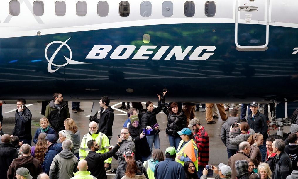 Νέος «πονοκέφαλος» για τη Boeing: Χιλιάδες εργαζόμενοι του κολοσσού κατεβαίνουν σε απεργία
