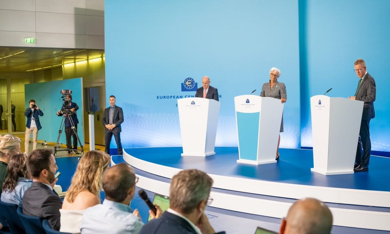 Τι σημαίνει για τους καταναλωτές η μείωση των επιτοκίων από την ΕΚΤ 