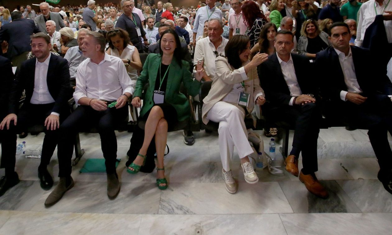 ΠΑΣΟΚ: Ενακτήριο λάκτισμα στην κούρσα των «6» για την ηγεσία – Επόμενο «ραντεβού», το ντιμπέιτ