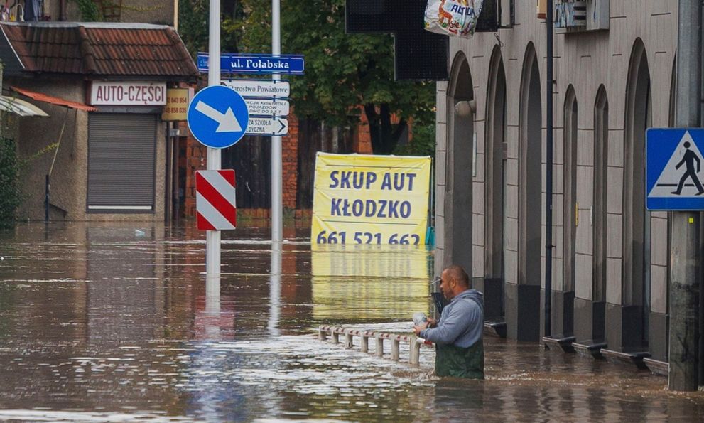 Η κακοκαιρία «Μπόρις» πνίγει την Ευρώπη: Τουλάχιστον 9 οι νεκροί – Εικόνες βιβλικής καταστροφής