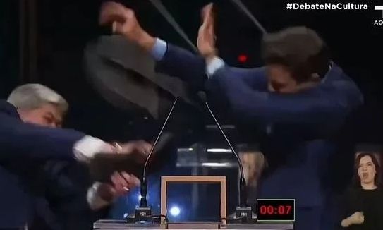 Βραζιλία: Χαμός σε debate – Υποψήφιος δήμαρχος χτύπησε με καρέκλα τον πολιτικό του αντίπαλο