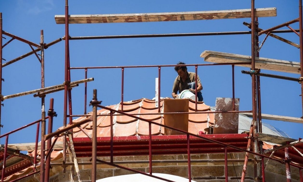 Ειδικό εποχικό βοήθημα 2024: Ξεκίνησαν οι αιτήσεις – Ποιοι δικαιούχοι θα λάβουν μέχρι 1.300 ευρώ